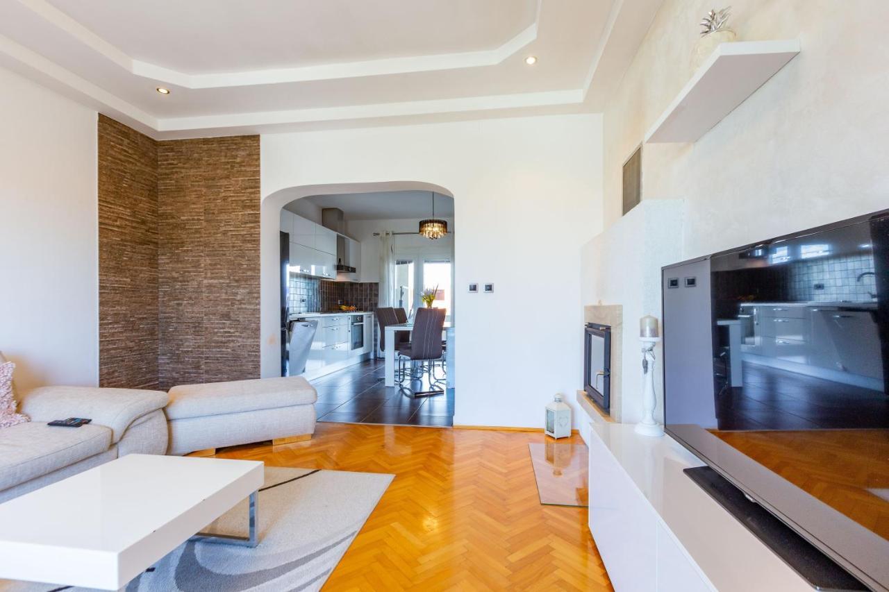 Rs Two Bedroom Apartment Sukosan Bagian luar foto
